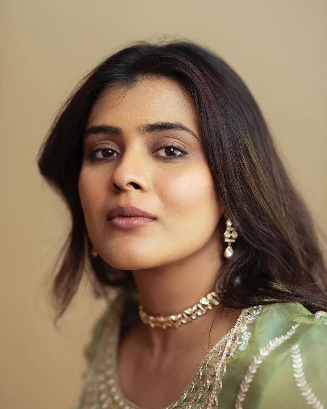 SOUTH INDIAN ACTRESS HEBAH PATEL STILLS IN GREEN GOWN 1